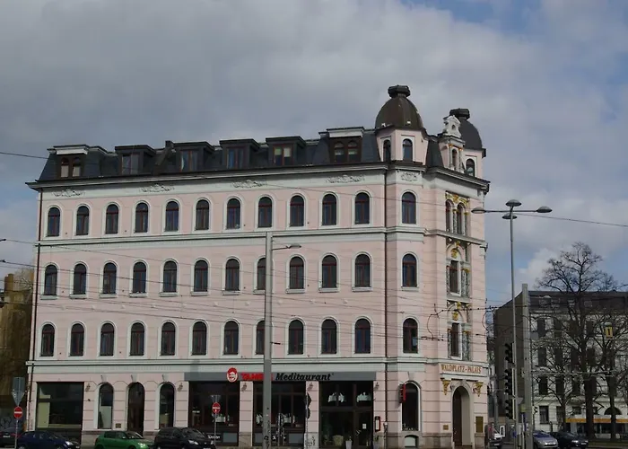 Apartments In Der Jahnallee 20 Waldplatzpalais